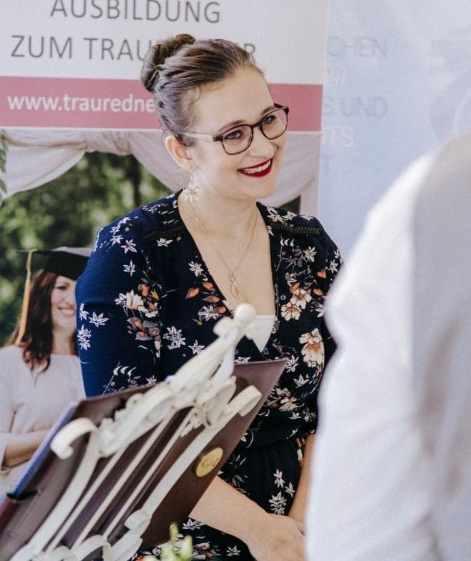 Jenny Baer – Traurednerin (IHK)