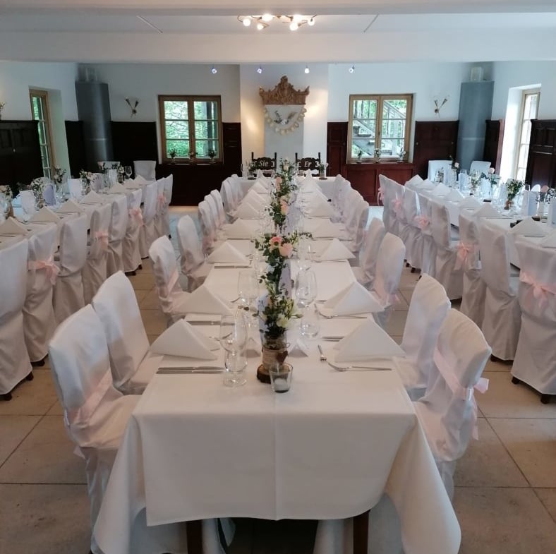 INSEL IM SCHLIERSEE EVENT-LOCATION IN BEEINDURCKENDER NATUR