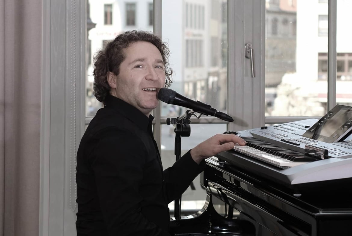 Pianist Sänger DJ für Ihre Hochzeit!