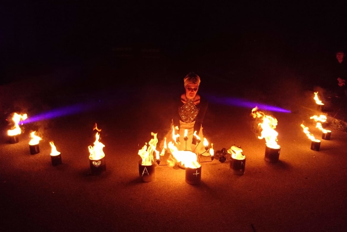 Feuershows, LED – und Schwarzlichtshows, Bauchtanzshows