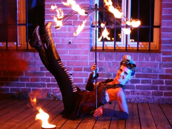 Feuershows, LED – und Schwarzlichtshows, Bauchtanzshows