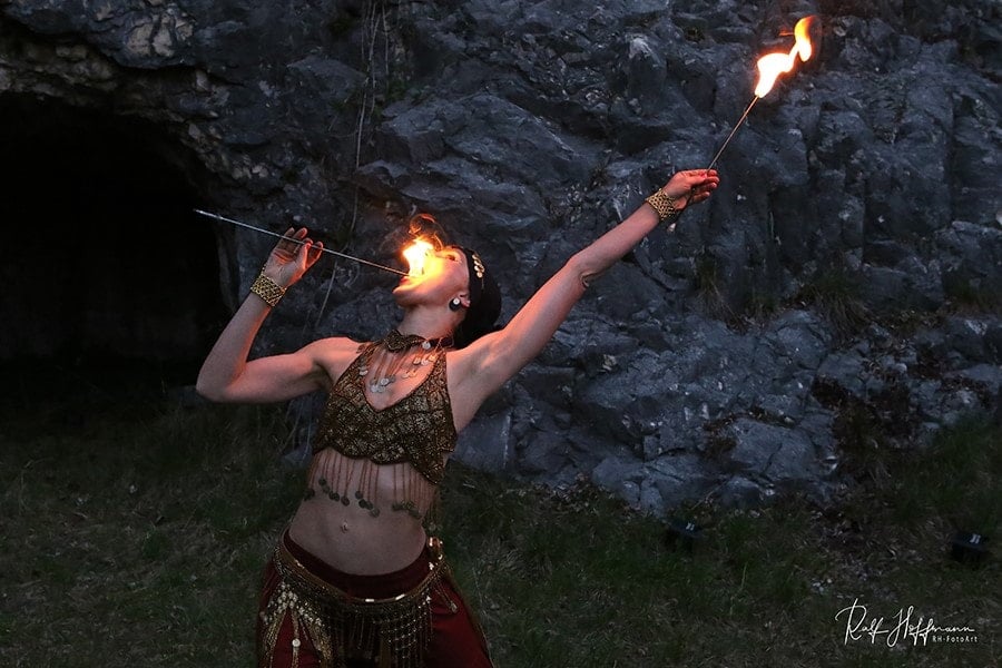 Feuershows, LED – und Schwarzlichtshows, Bauchtanzshows