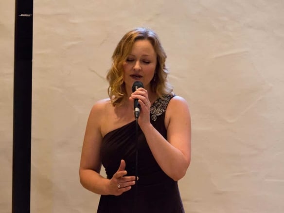 HochzeitsSängerin – Melanie Casni