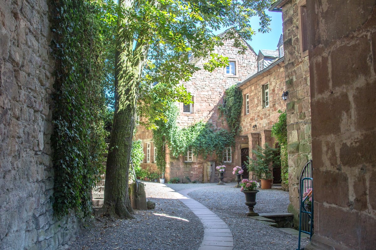 Kropsburg-Innenhof-1