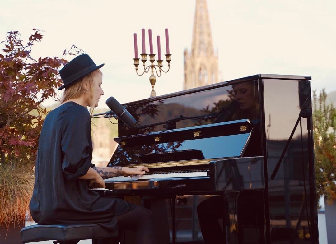 Laura Braun | Hochzeitssängerin & Pianistin
