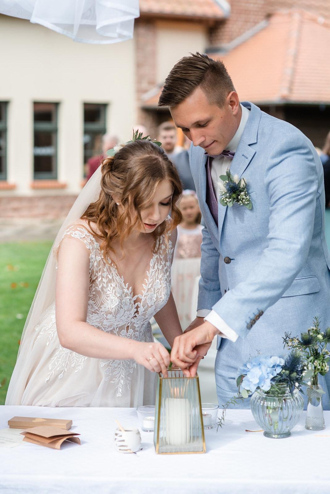 Landhochzeit-in-Leipzig-Halle-Saale-und-Dessau-Moderne-Scheunenhochzeit-in-Leipziger-Umgebung-Hochzeitsfotograf-Leipzig_0147_1