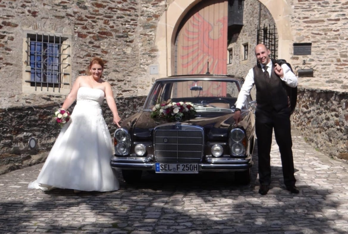 Oldtimer, Hochzeitsauto mieten – Chauffeur incl.