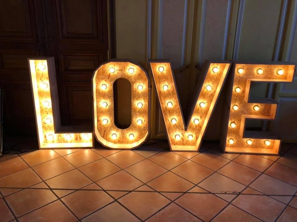 Hochzeitsdeko XXL Buchstaben für eine Hochzeit voller Magie