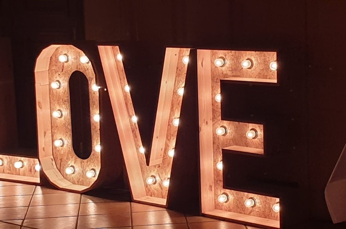 Hochzeitsdeko XXL Buchstaben für eine Hochzeit voller Magie