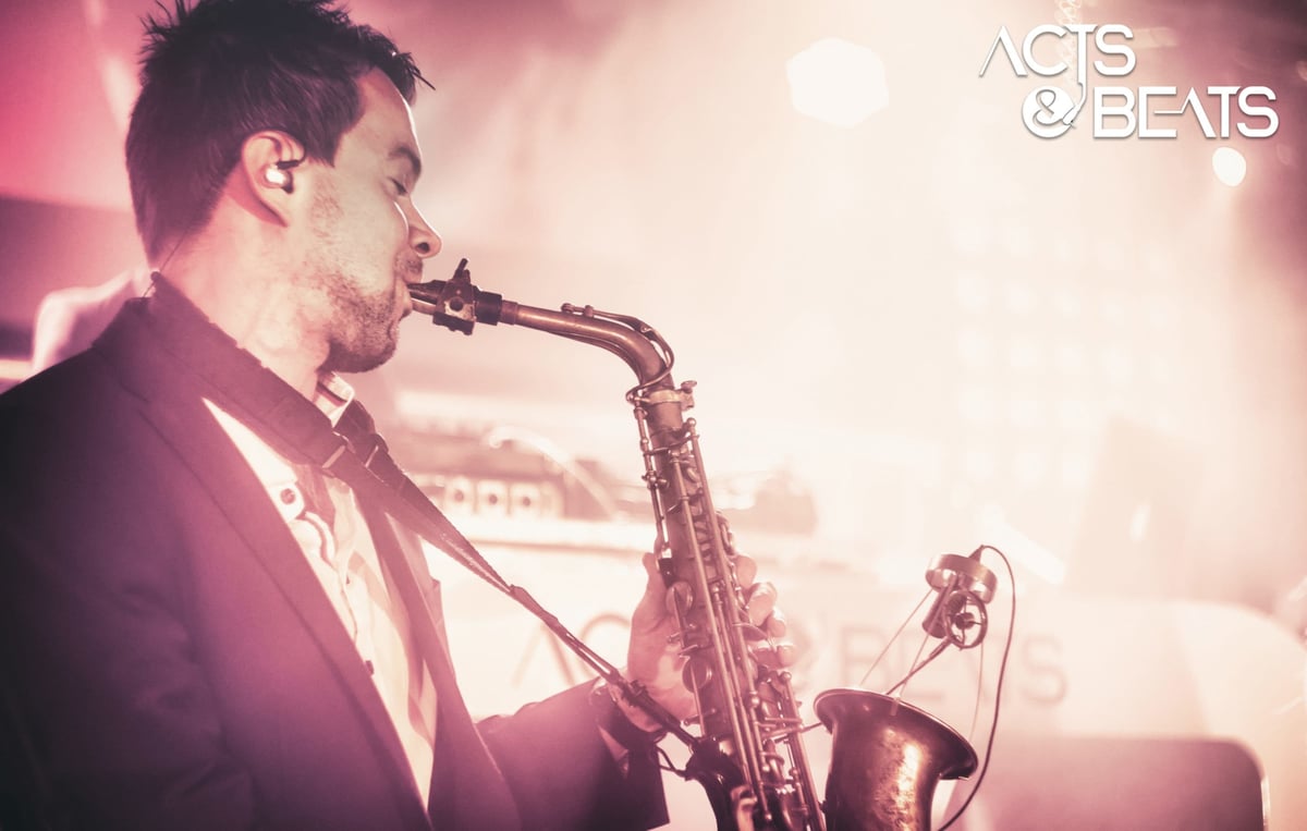 Saxophonist-Greg-Torunski-Saxophone-Holland-NRW-Koeln-Duesseldorf-e1541402201100