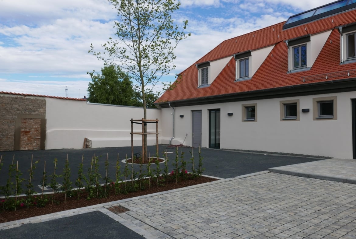Hochzeit im historischen Schafhof mit moderner Einrichtung