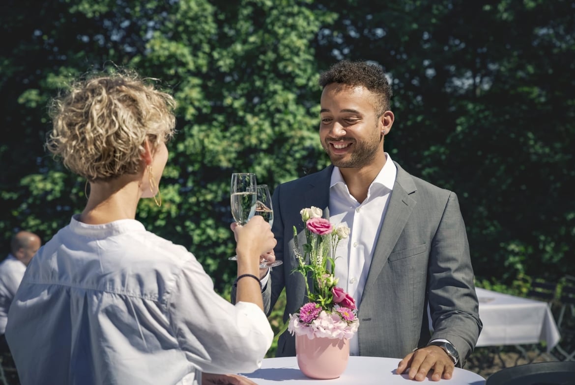 Hochzeit mit Wasserblick im Grünen