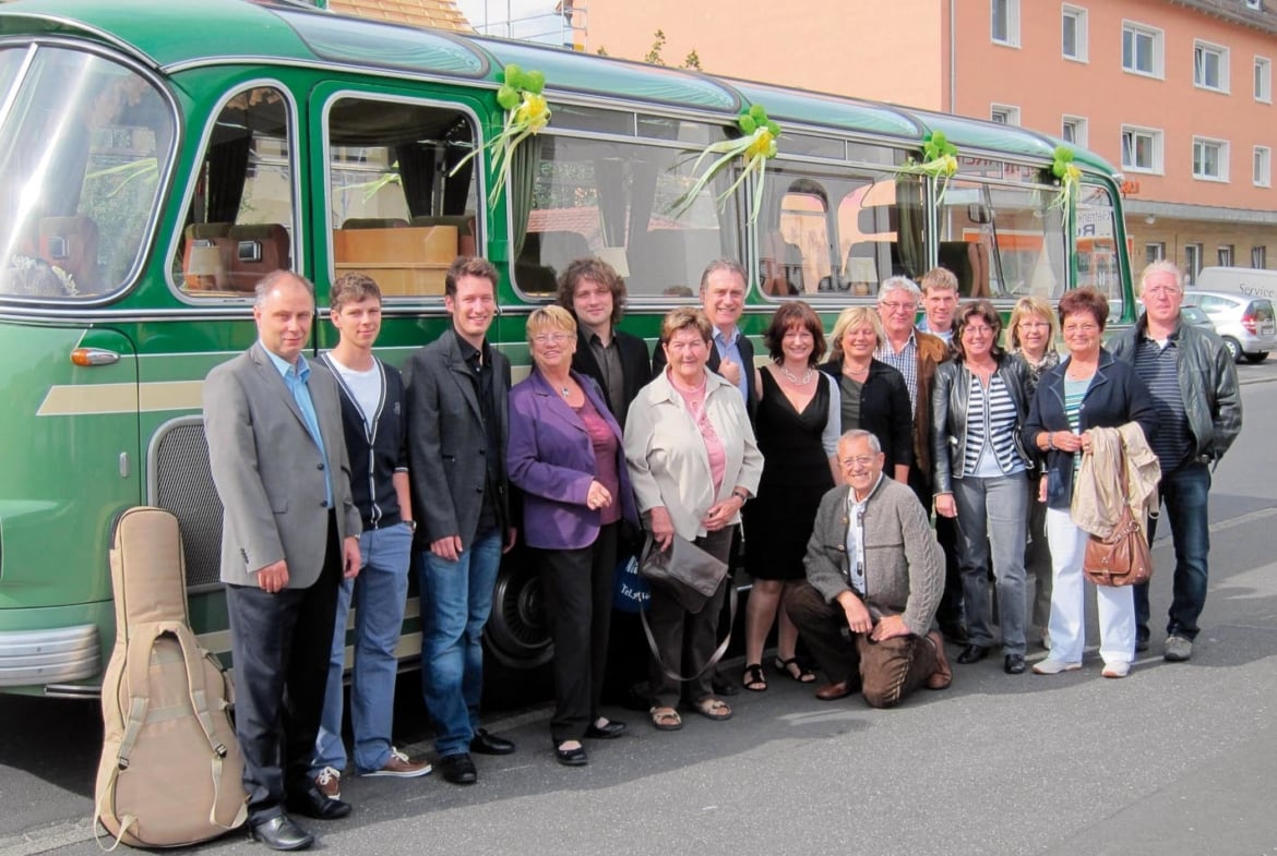 Oldtimerbus München für Standtrundfahrten und Hochzeiten