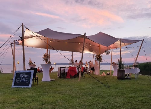 Strand Hochzeiten mit Traumdekorationen in Traumkulisse