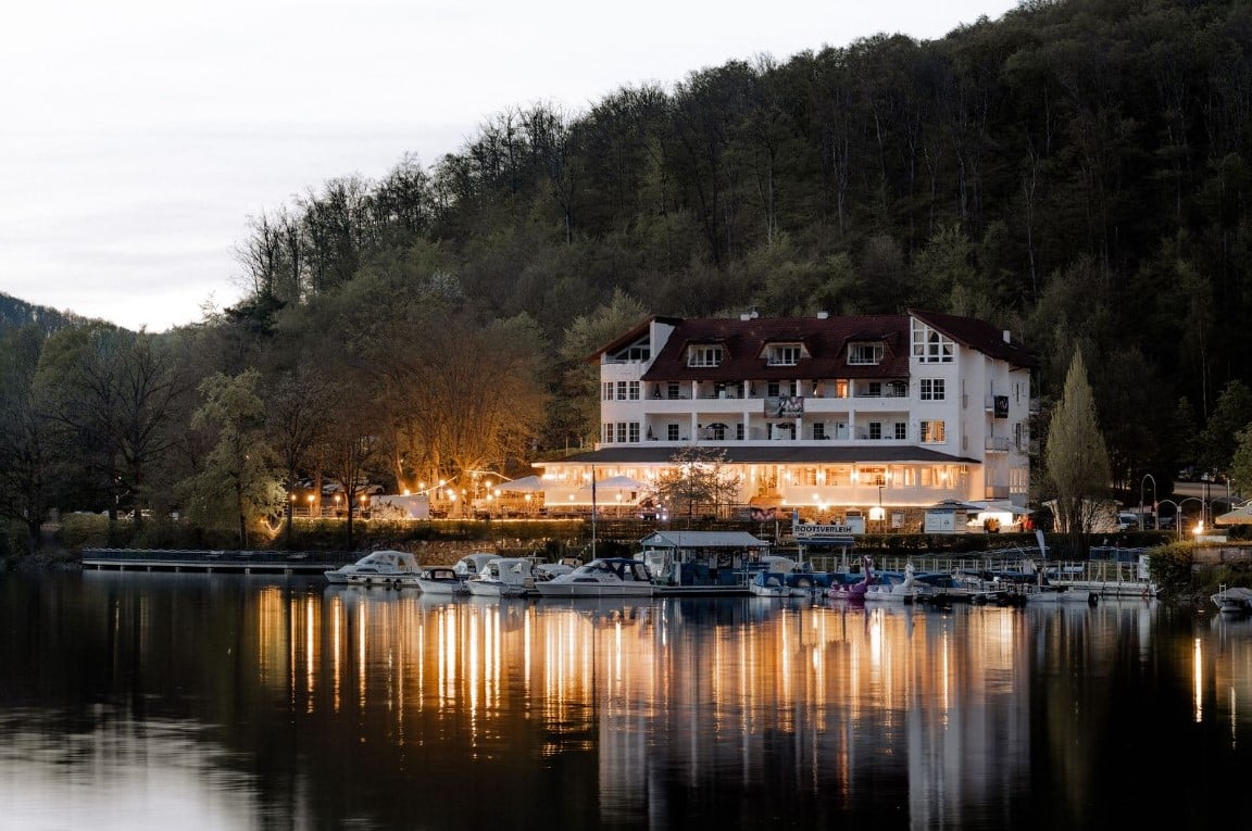ROMANTISCH HEIRATEN UND FEIERN DIREKT AM EDERSEE