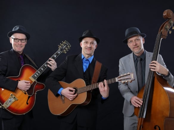 The Roadsters live Trio