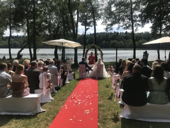 Hochzeit und Feier direkt am See