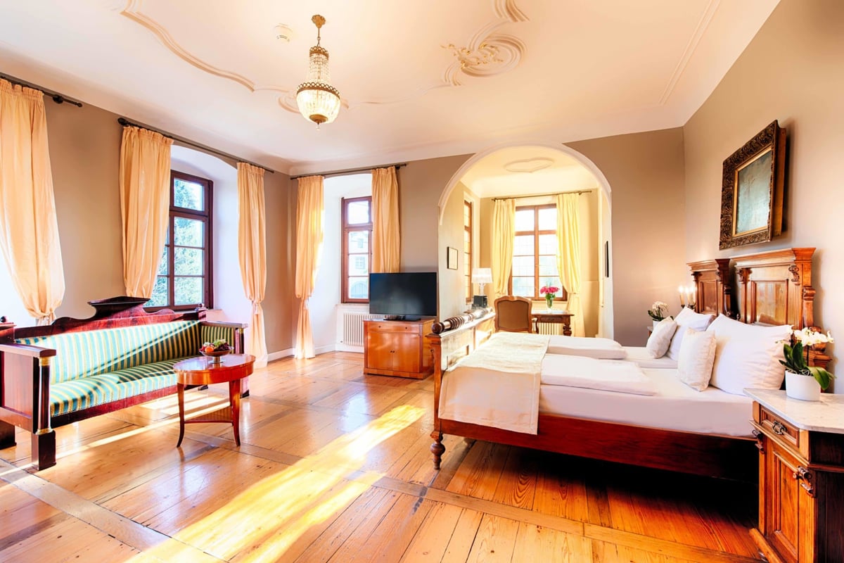 WELCOME_HOTEL_SCHLOSS_LEHEN_JR_SUITE_1