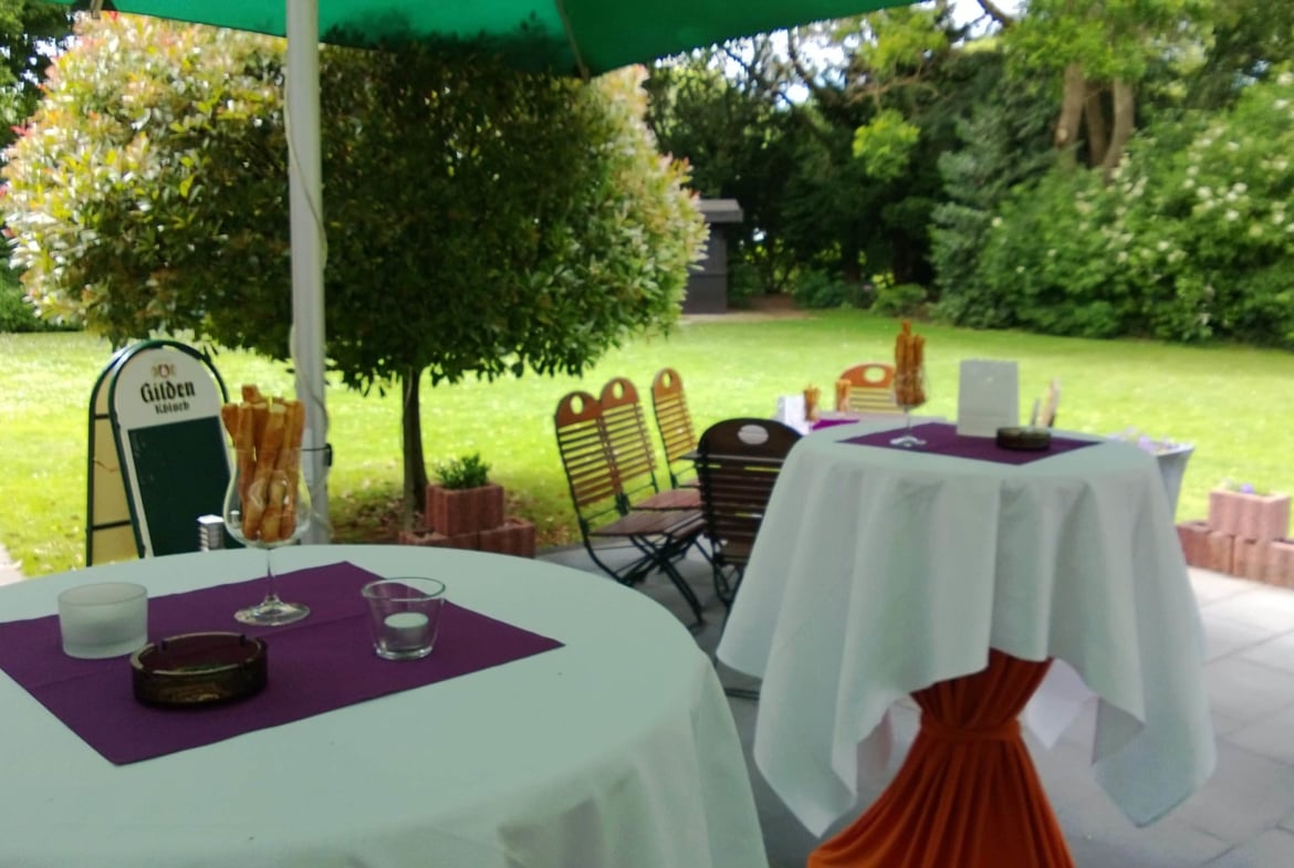 Hochzeitslocation im Garten