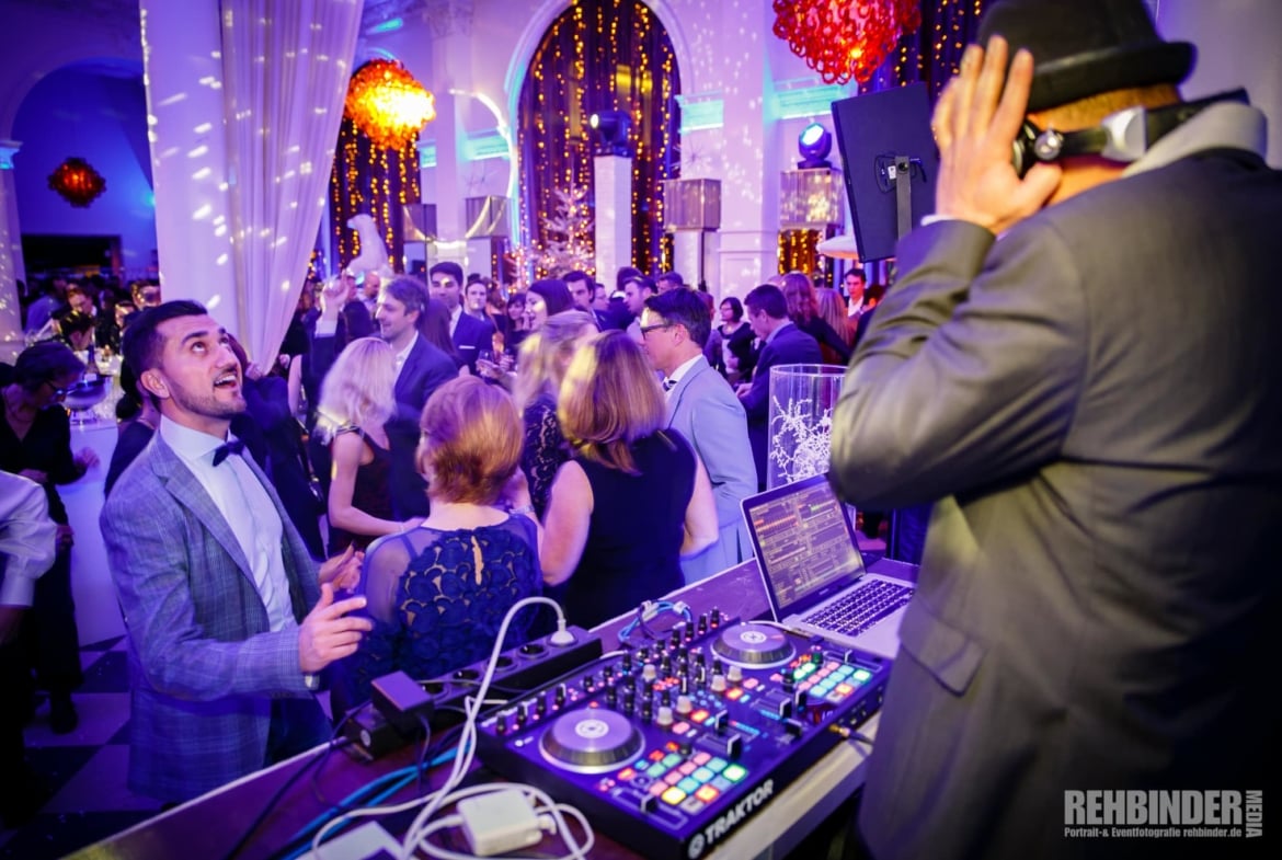 DJ All-In Entertainment maßgeschneidert