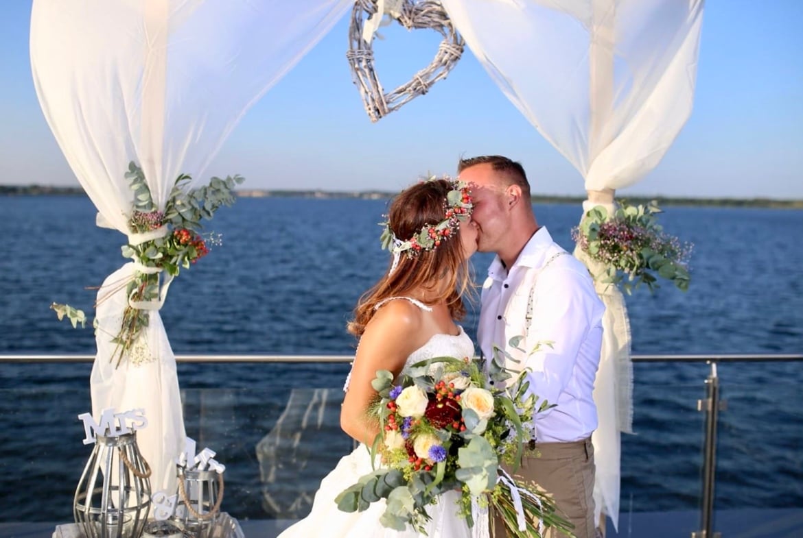 Freie Rednerin und Hochzeitssängerin
