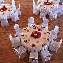 Hochzeit in schönem großen Saal