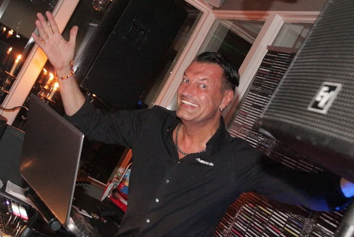 dj-mr-happy-hamburg-02