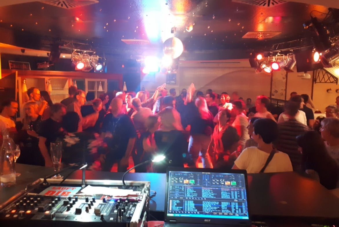 DJ Kosta / hochzeiten & partys / musik & moderation