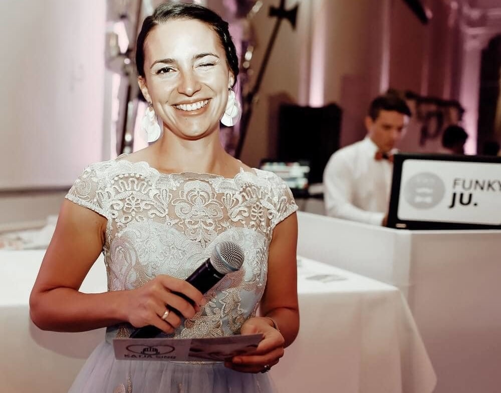 Freie Rednerin & Hochzeitsmoderatorin: Katja Sing