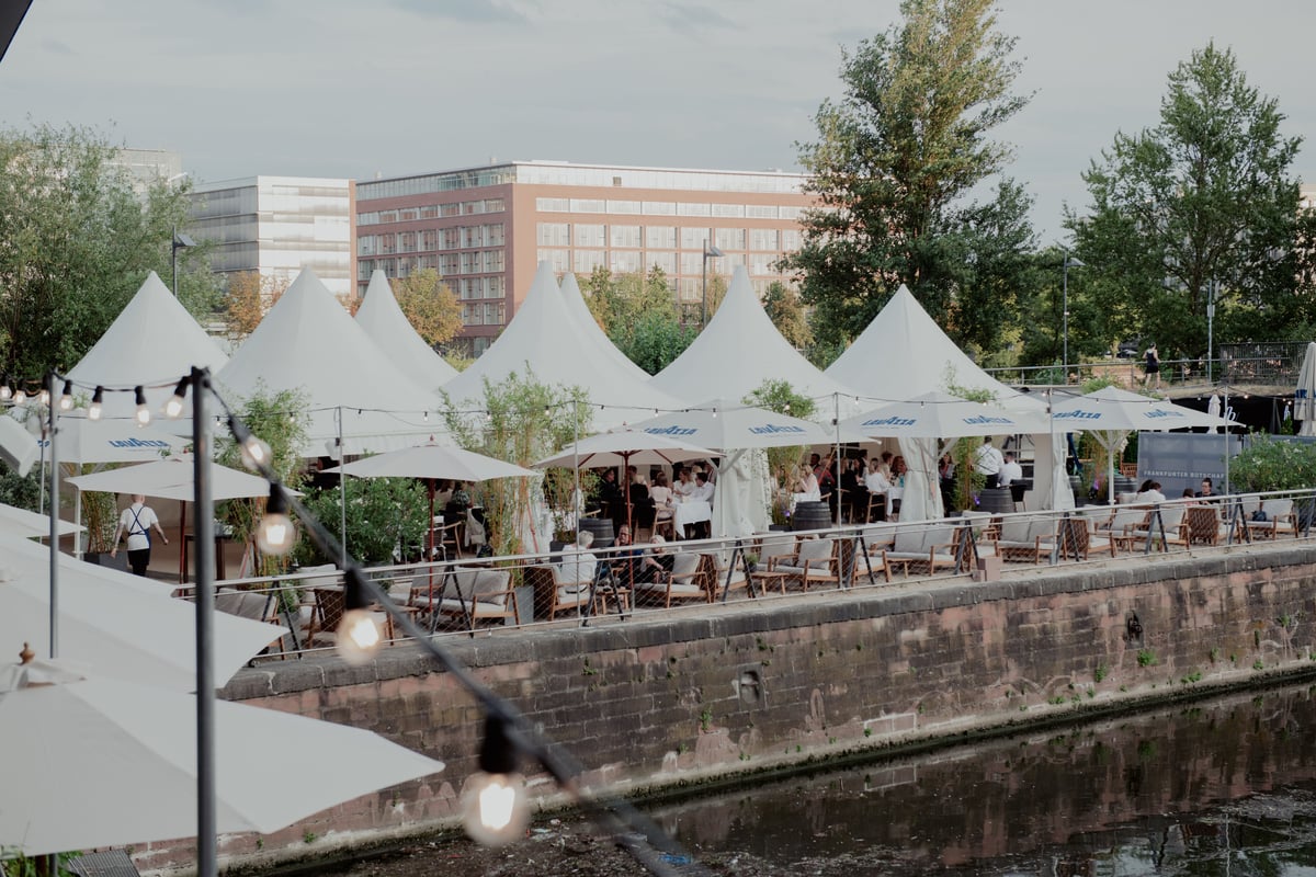 Traumhochzeit mit Hafenblick – Frankfurter Botschaft