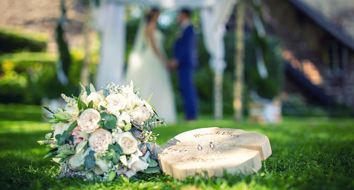 Personalisierbare Ringkissen und Ringboxen aus Holz