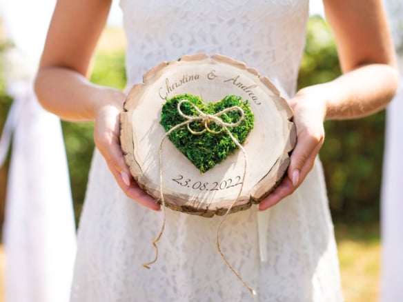 Personalisierbare Ringkissen und Ringboxen aus Holz