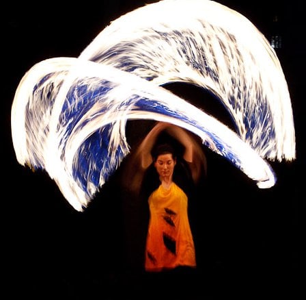 akrobatische Feuershows + tanzakrobatische Luftartistik