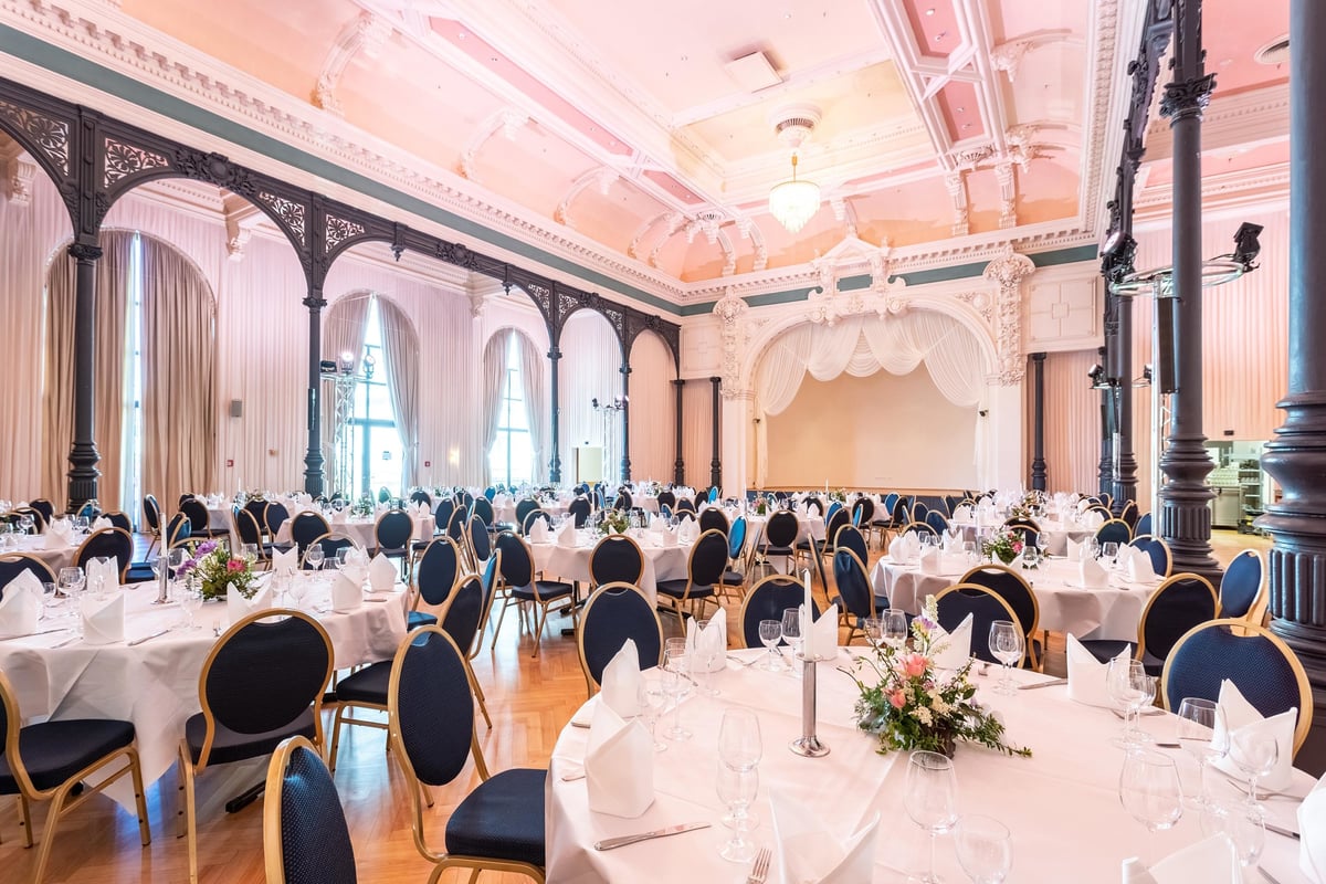 mightytwice_dresden_ballsaal_lindengarten