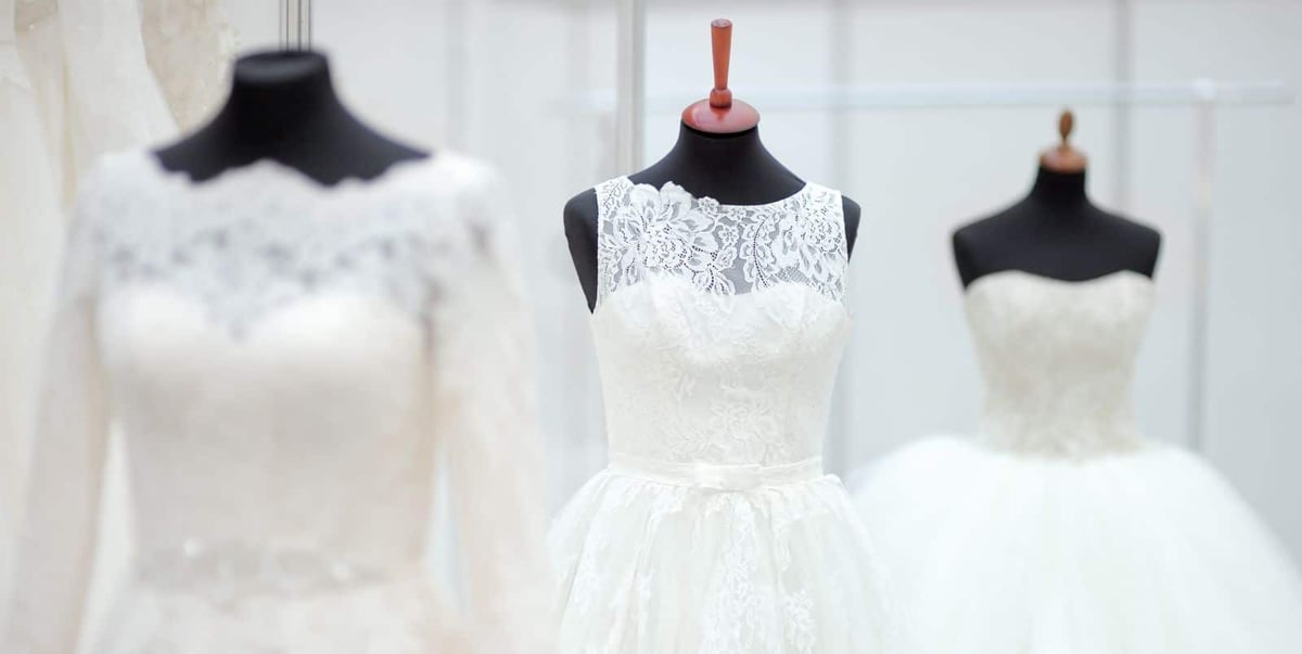 Brautkleider auf Kleiderpuppe