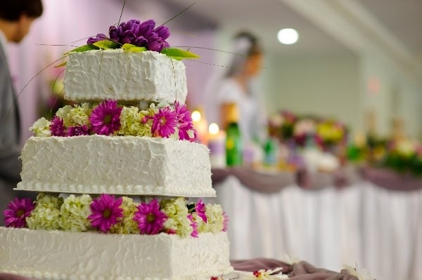 Hochzeitstorte mit Blüten
