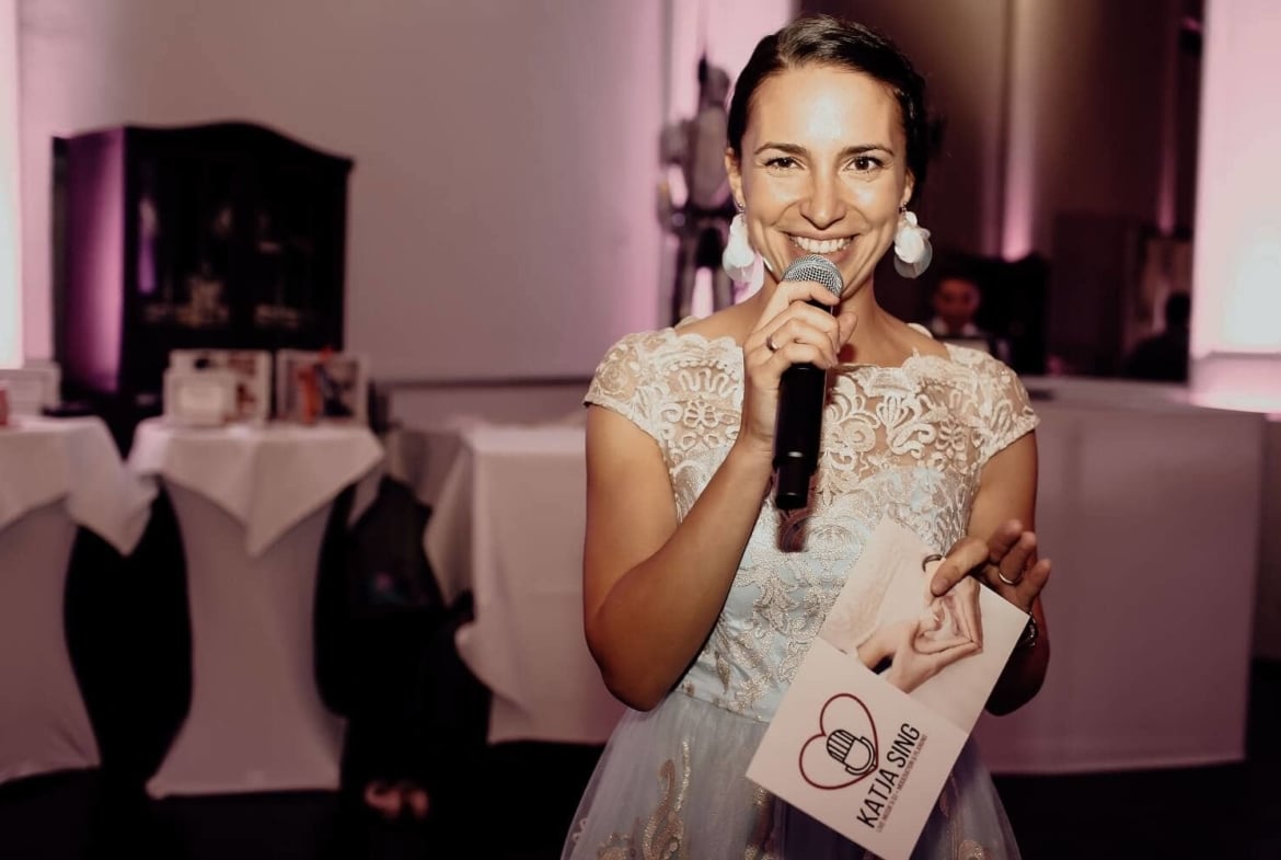 Freie Rednerin & Hochzeitsmoderatorin: Katja Sing